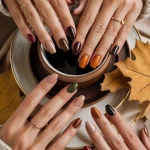 32 Stunning Fall Nail Ideas You’ll Want to Save for Your Next Mani 9 Featured Image stunning fall nail ideas